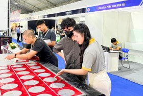 PHÁT TRIỂN TRUNG VIỆT